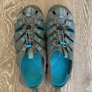 Keen Clearwater CNX Sandal Size 7